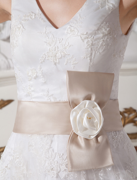 Süßes wadilanges Brautkleid mit V-Ausschnitt, Taillenband und feinen Spitzen от Milanoo WW