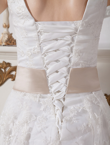 Süßes wadilanges Brautkleid mit V-Ausschnitt, Taillenband und feinen Spitzen от Milanoo WW
