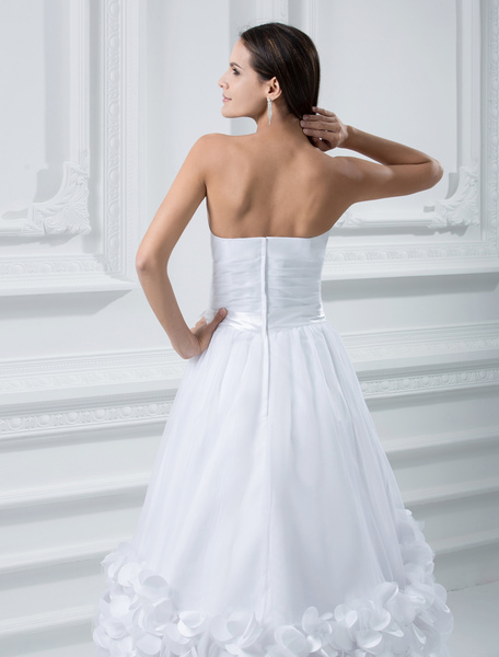 Tüll A-Linie-Hochzeitskleid mit Herz-Ausschnitt und Blumen-Applikation in Weiß, mit Court-Schleppe от Milanoo WW