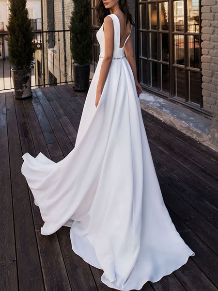 Milanoo Robe de mariée simple ivoire tissu de satin col V décolleté à traîne robe de mariage