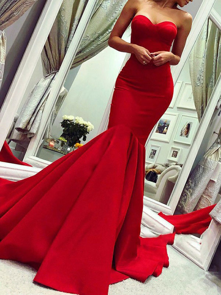 robe de soirée sirène rouge col en coeur tissu de satin zip sur dos à traîne