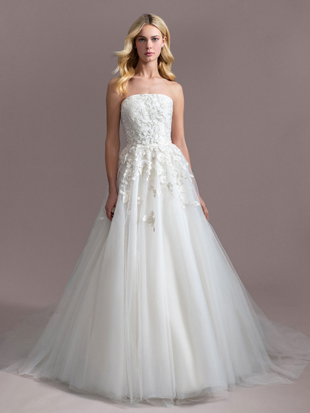 Milanoo White Wedding Dress Strapless Sleeveless Natural Waist Tulle Lace With Train Long Bridal Gow