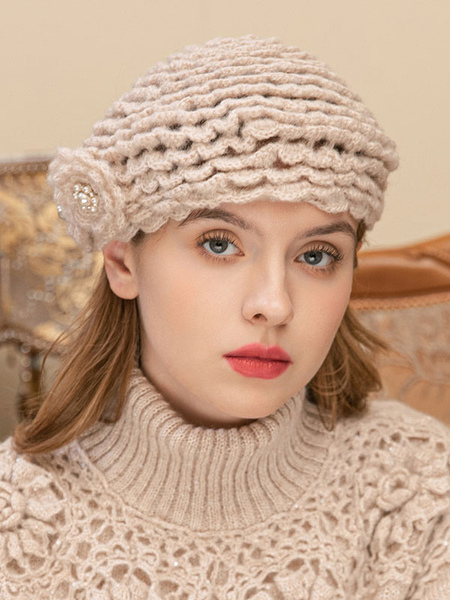 Image of Berretti/cappelli da donna Favolosi cappelli eleganti lavorati a maglia con ritagli invernali di design