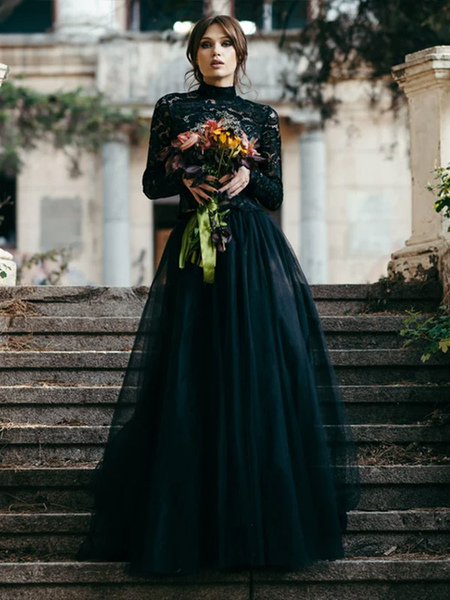 Image of Abiti da Sposa Neri in tulle maniche lunghe con scollo a barchetta Abito da sposa nero gotico
