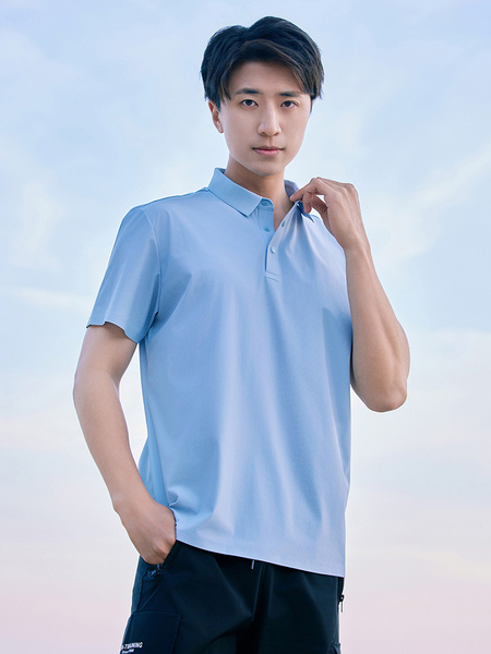 Image of T-shirt polo Chic a maniche corte blu con colletto rovesciato