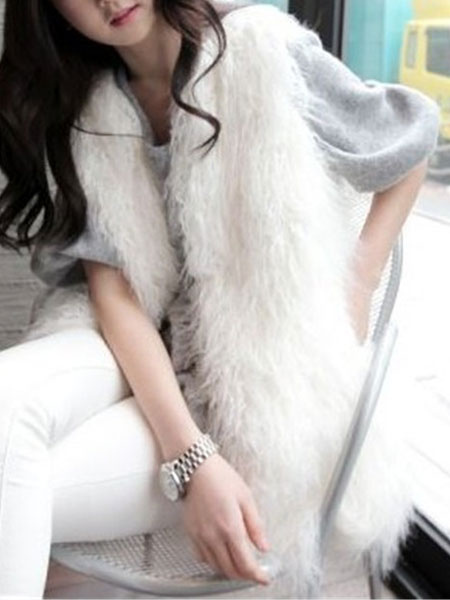 Image of White Vest Faux Fur Sleeveless Chic Polyester Vest for Women