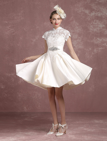 Milanoo Brautkleider Vintage Prinzessin Elfenbeinfarbe       Halskragen Hochzeitskleid Vintage Satin