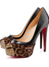 Escarpins de style de l&eacute;opard et &agrave; talons hauts avec crin 