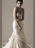 Robe de soir&eacute;e en joli blanc d'A-linge en taffetas avec balayage 