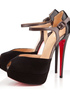 Chaussures noires &agrave; talons hauts avec plate-forme en peau de mouton avec boutons rouges