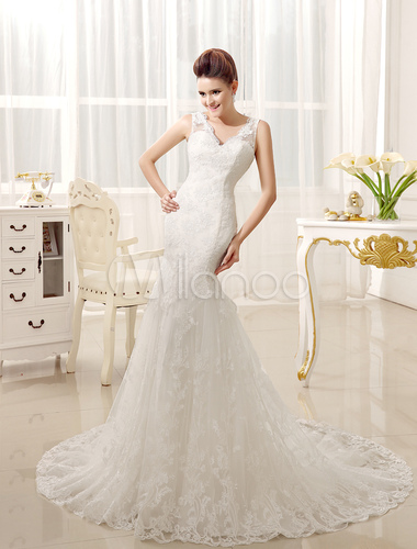 940 b wedding dress