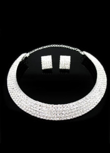 Collier nuptial en 5 rangée de pierre du Rhin