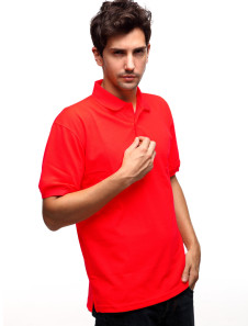 Polo homme en 60% coton rouge unicolore avec manches courtes
