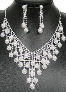 Ensemblede bijoux de mariage avec pendentif fleur perlée