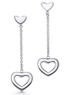 Boucles d'oreilles argentées avec pendentifs de cœur