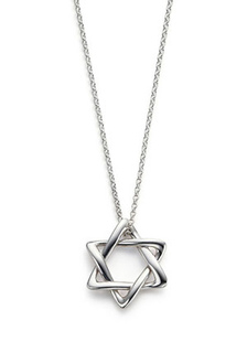 Collier argenté tordu de forme étoile