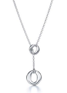 Collier argenté avec pendentif de cercle