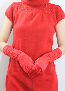 Rouge ci-dessous satin Elbow Longueur Gants de mariée