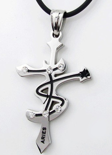 Collier homme argent en forme de croix avec strass