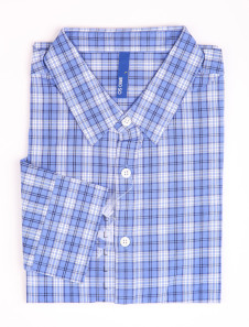 Chemise bleue écossaise avec manches longues