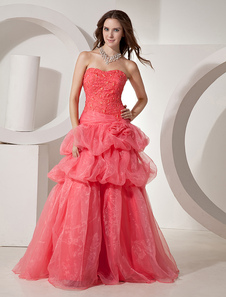 Robe de bal rose en tulle encolure coeur avec broderie