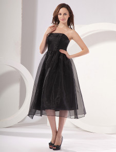 Robe de fille d'honneur de maternité noire sans bretelles faite en organza