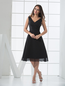 Robe demoiselle d'honneur A-ligne en satin noir de col V