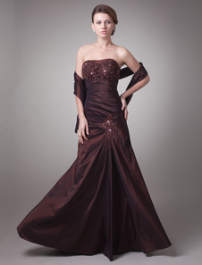 Magnifique robe pour mère de la mariée de couleur chocolat sans bretelles ornée avec des perles et f
