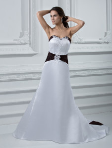 Robe de mariée fabuleuse A-ligne en satin blanc avec applique encolure en coeur traîne courte