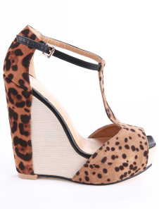 Sandales compensées marrones à motif léopard
