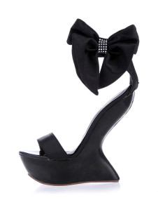 Sandales compensées noires en satin avec noeud