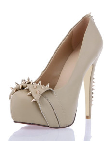 Escarpins cloutés à plateforme à talon aigu en PU abricot