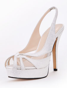 Chaussures argentes creusées à talon aigu et peep-toe