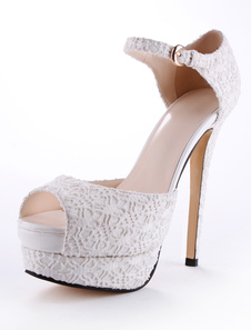Sandales en vogue élégant à talons aiguilles en dentelle blanc avec ruban aux chevilles et logo
