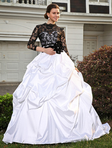 Mariée robe élégante boule blanche en taffetas et chache-coeur plissée à traîne courte