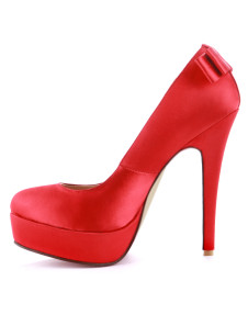 Chaussures à talon aigu en satin rouge avec noeud