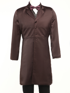 un manteau plein longueur steampunk marron a revers et boutonné