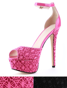 Belles sandales mode à talons aigus en gaze avec rubans aux chevilles et noeuds