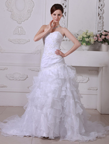 Robe de mariée sirène et en satin avec broderie des perles