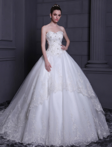 Robe mariée en tulle blanc avec perles longueur plancher