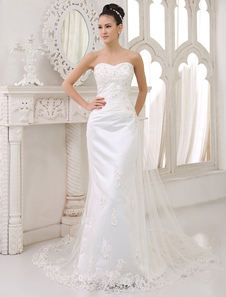 Robe de mariage en satin ivoire avec perles à traîne