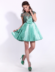 Robe soutenue de cocktail vert forête A-ligne en satin stretch col rond avec perles mini