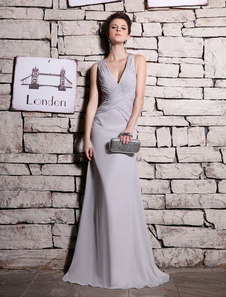Robe de soirée en crêpe gris à col V et à traîne