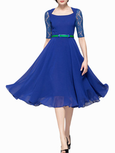 Robe bleue royale unicolore avec dentelle de col carré