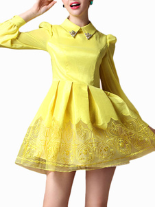 Attrayante robe skater en organza jaune jacquard brodé de revers embelli