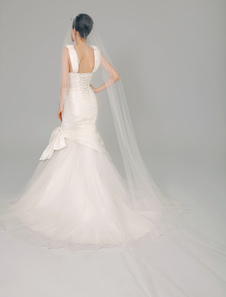 Voile cathédrale d'une couche en tulle long de forme de cascade