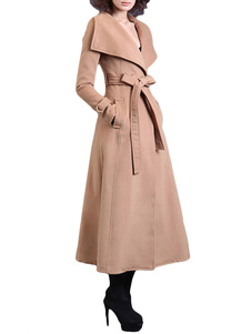 Manteau en laine unicolore avec ceinture