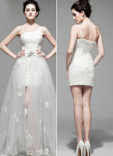 Robe de mariée sublimée fourreau ivoire en tulle à une épaule