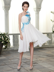 Robe de mariée asymétrique en chiffon ivoire avec fleur