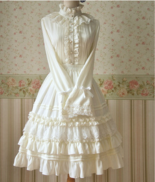 Jupe Lolita écru blanche douse magnifique en chiffon avec dentelle et volant vertical